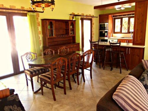 Coral Bay Villa Liana