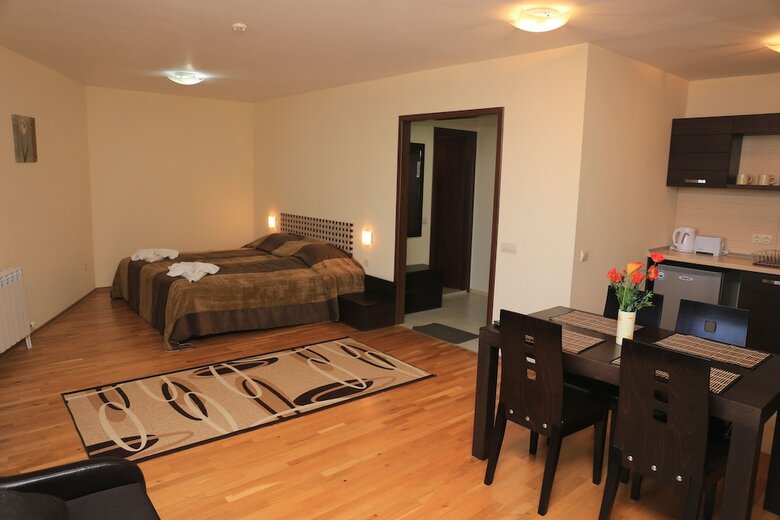 All Seasons Club Hotel