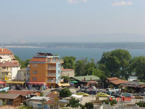 Hostal Ropotamo Guest House
