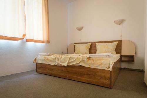 Hostal Ropotamo Guest House