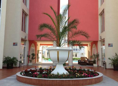 Rose Garden Hotel