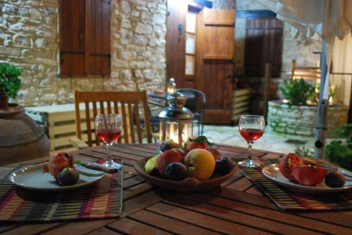 Agroturismo Vavla Rustic Retreat