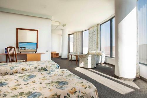 Fiesta M & Marlin Beach Hotel - All Inclusive
