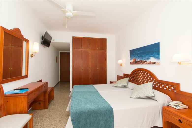 Pinos Playa Hotel