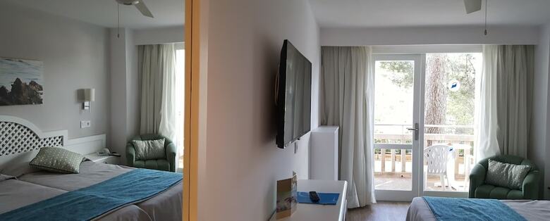 Pinos Playa Hotel
