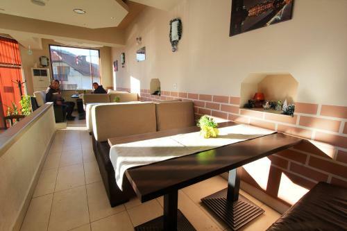 Hostal Guest House Edelweiss