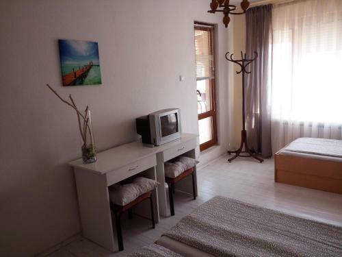 Hostal Guest House Mikra