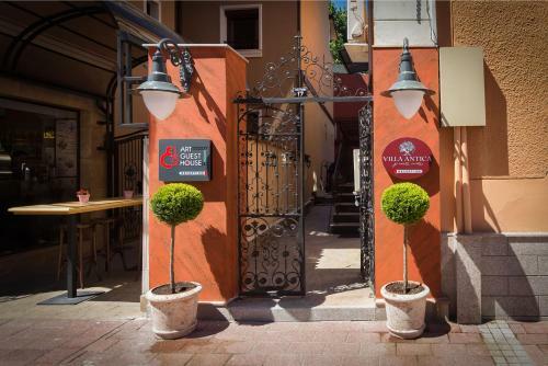 Hostal 8 1/2 Art Guest House
