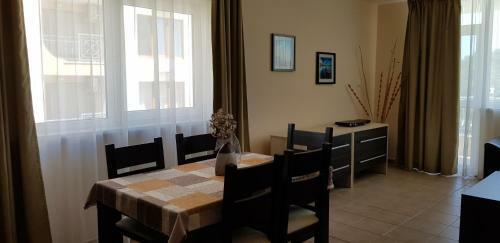 Breeze Apartments