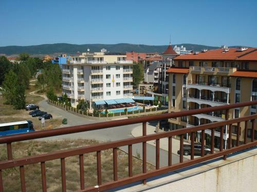 Summer Breeze Apartments
