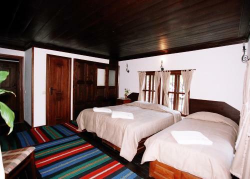 Parlapanova Guest House - Pool Access