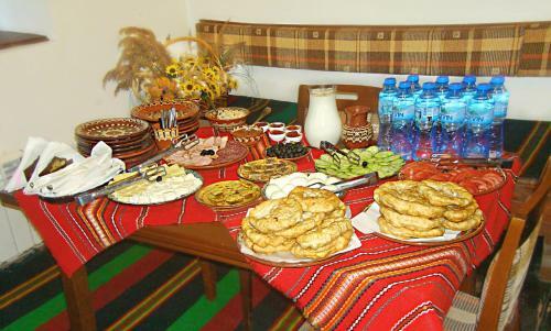Parlapanova Guest House - Pool Access