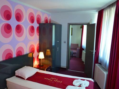 Elate Plaza Hotel
