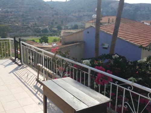 Apartment Tenta House