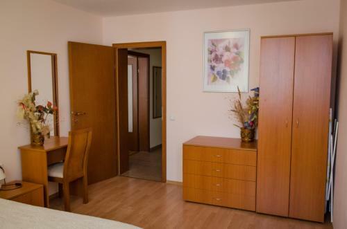 Aparthotel Orchid Fort Garden