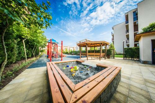 Aparthotel Orchid Fort Garden