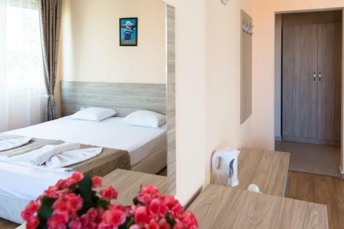 Hostal Atavel Guest House