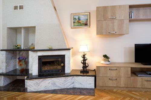Hostal Atavel Guest House