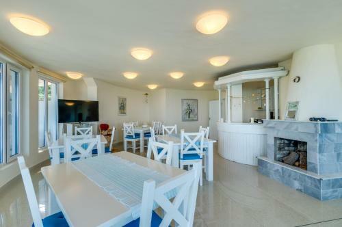 Apartamentos Villa White Dove