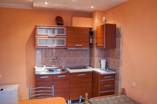 Hostal Edelvais Guest House