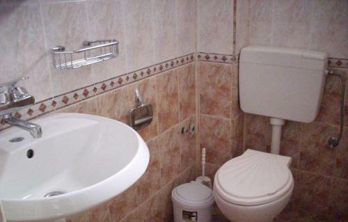 Hostal Guest House Lazur