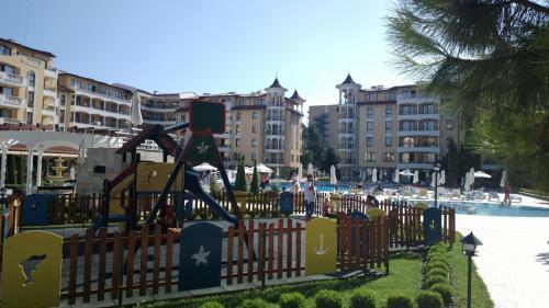 Royal Sun Apartment Complex