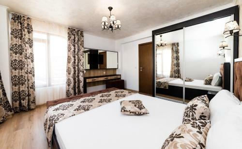 Hostal Stela Apartments