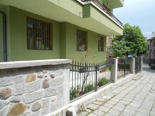 Hostal Nelly Guest House