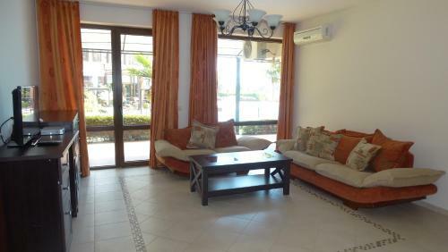 Aparthotel Chateau Del Marina Apart Complex