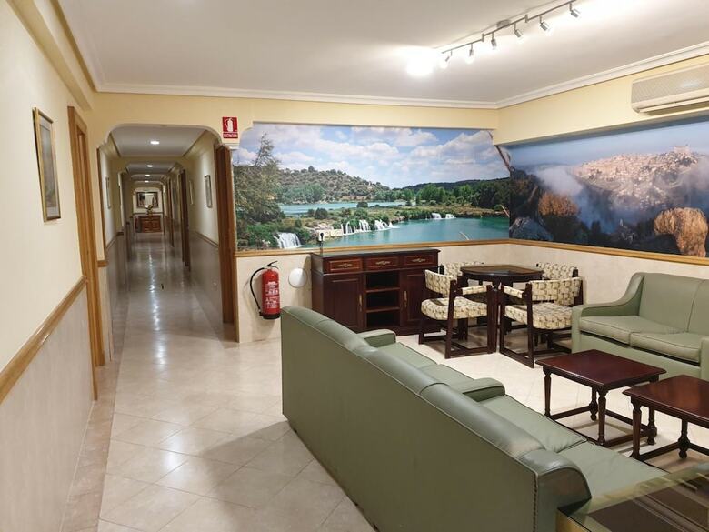 Hostal Gavilanes II