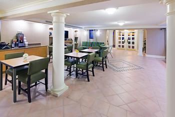 Hotel La Quinta Victoria