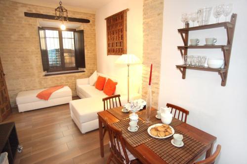 Apartamentos Pilatos King's Inn