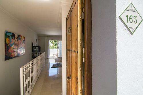 Ap165 - Contemporary Scandinavian Style Apartment