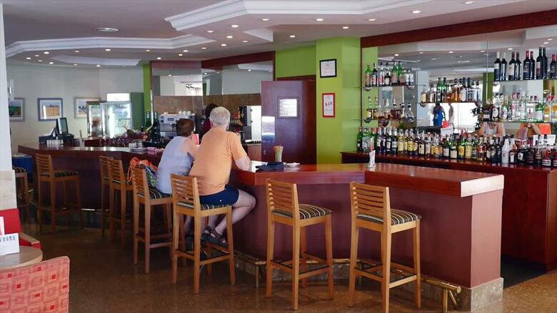 Universal Hotel Perla