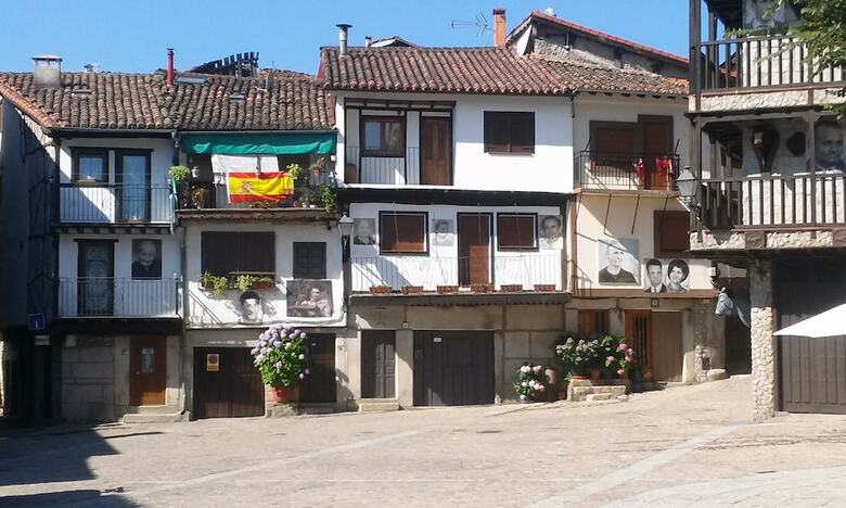 Hostal Las Cavenes Del Cabaco