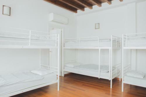 Albergue Granada Inn Backpackers