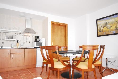 Monte Oiz 2 Apartments