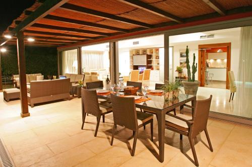 Villa Ambassador