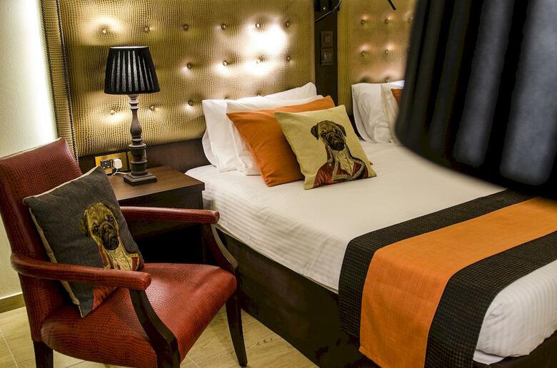 Ax The Victoria Hotel