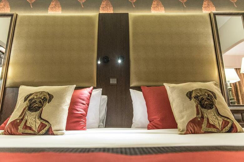 Ax The Victoria Hotel