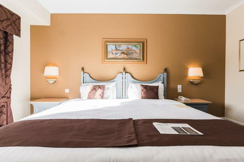 Ax The Victoria Hotel