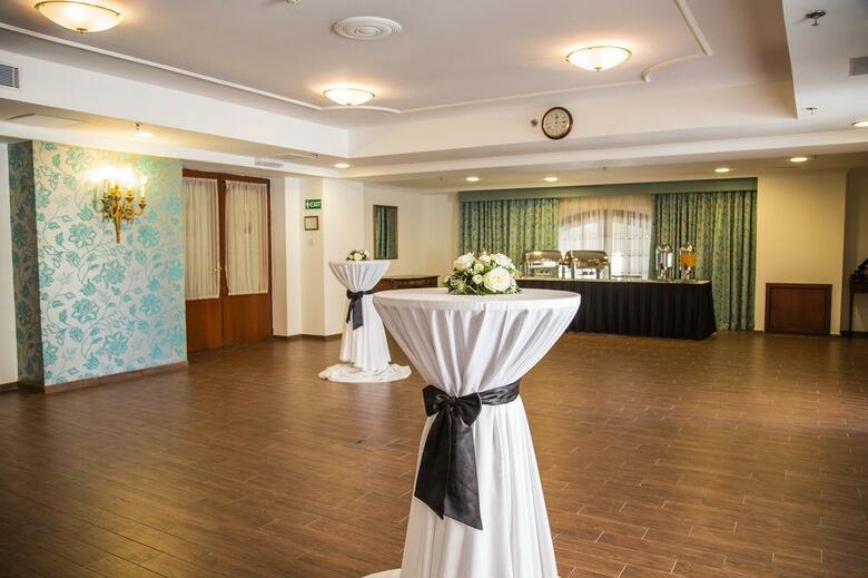 Ax The Victoria Hotel