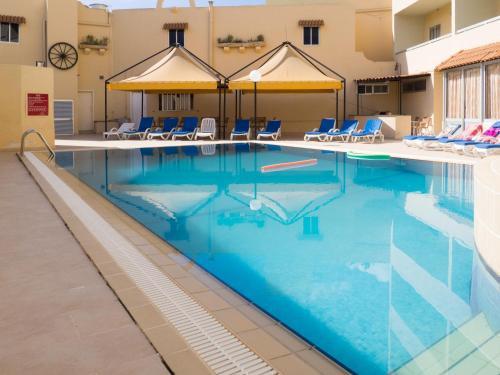 Mavina Hotel & Apartments