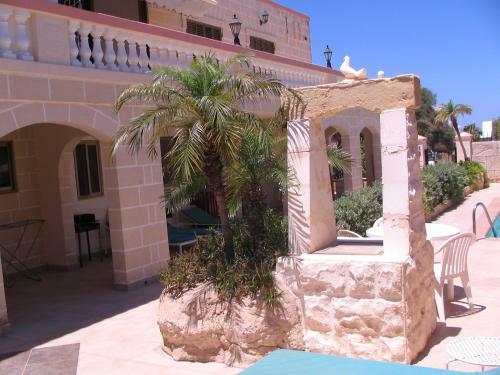 Santa Maria Villa Apartments