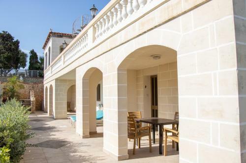 Santa Maria Villa Apartments