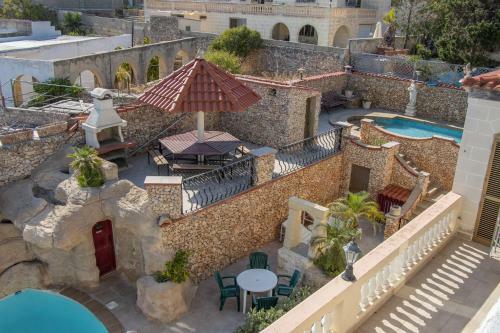 Santa Maria Villa Apartments