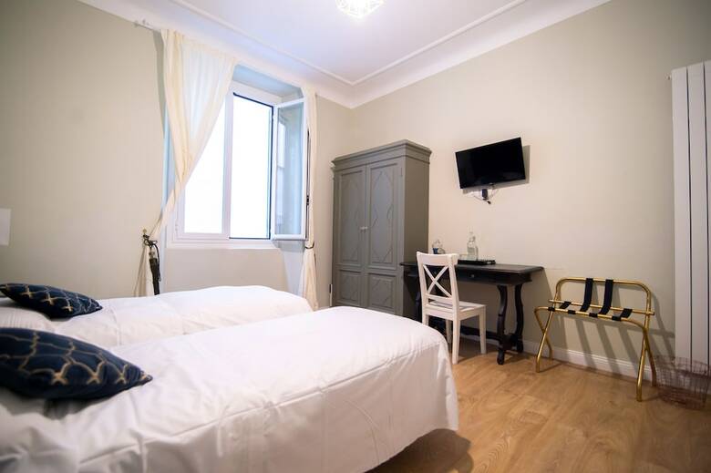 Hostal La Piazzetta Rooms