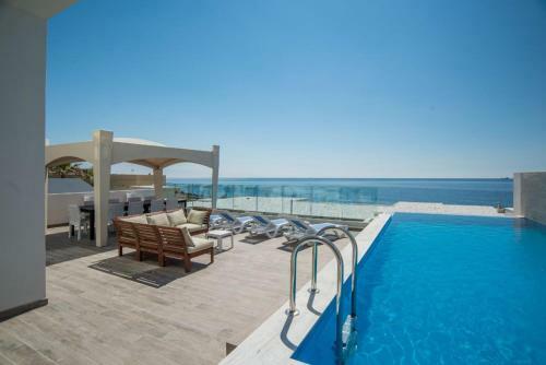 Sea Bank Villa Apartments