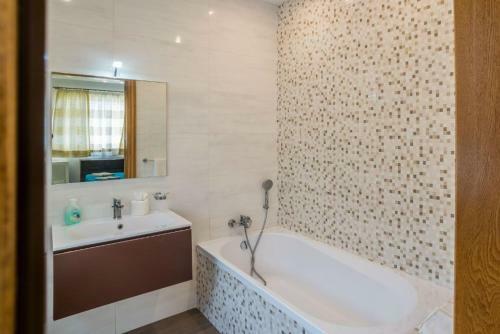 Sea Bank Villa Apartments