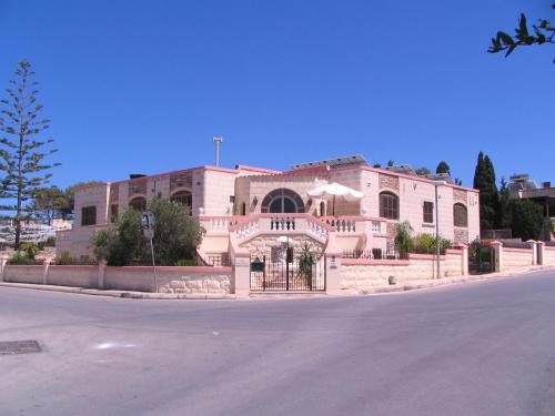 Santa Maria Villa Apt (a)